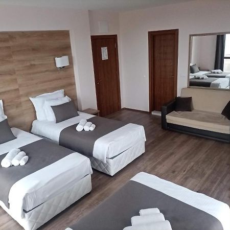 Hotel Vanilla, Varna - Free Parking Екстер'єр фото