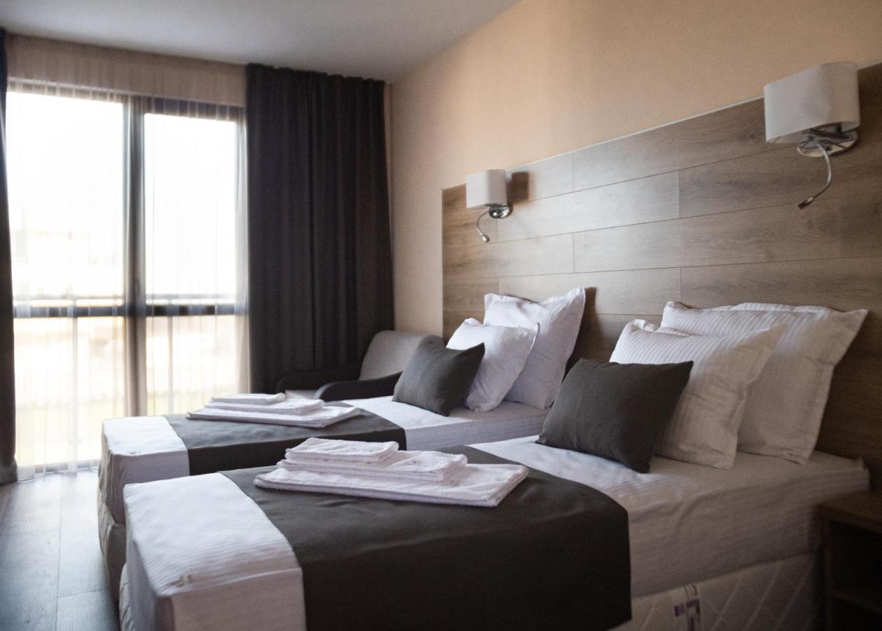 Hotel Vanilla, Varna - Free Parking Екстер'єр фото