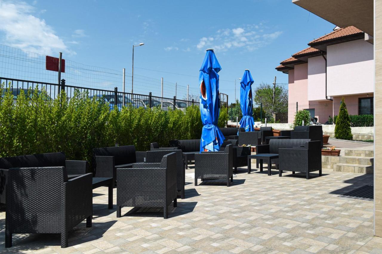 Hotel Vanilla, Varna - Free Parking Екстер'єр фото
