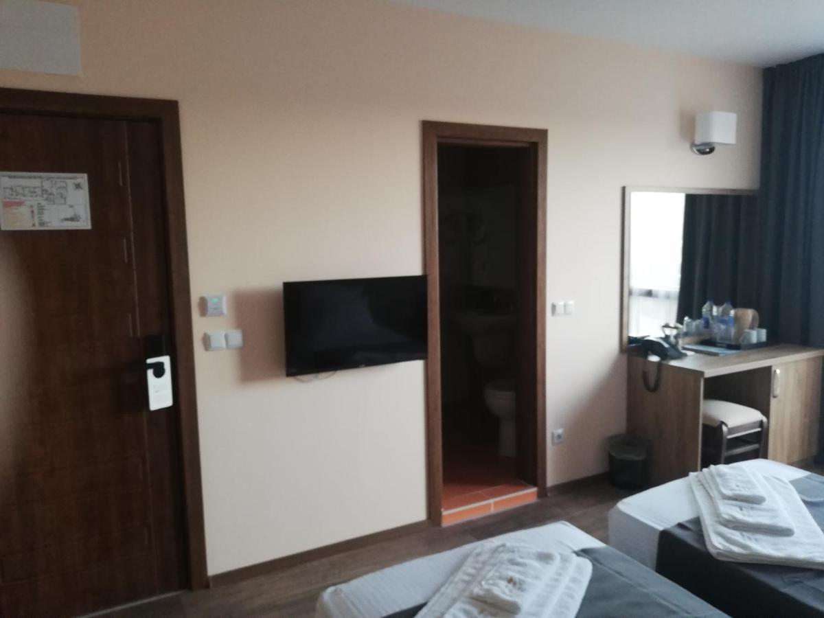Hotel Vanilla, Varna - Free Parking Екстер'єр фото