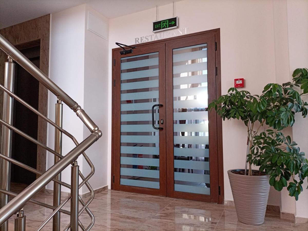 Hotel Vanilla, Varna - Free Parking Екстер'єр фото