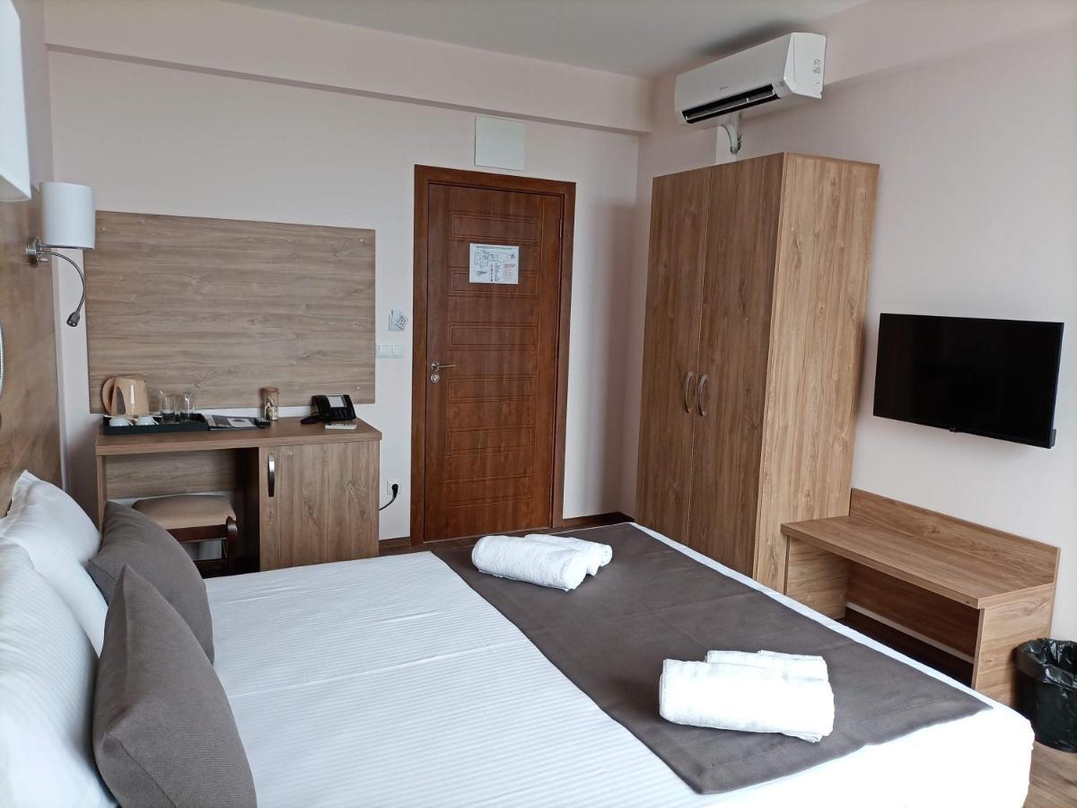 Hotel Vanilla, Varna - Free Parking Екстер'єр фото