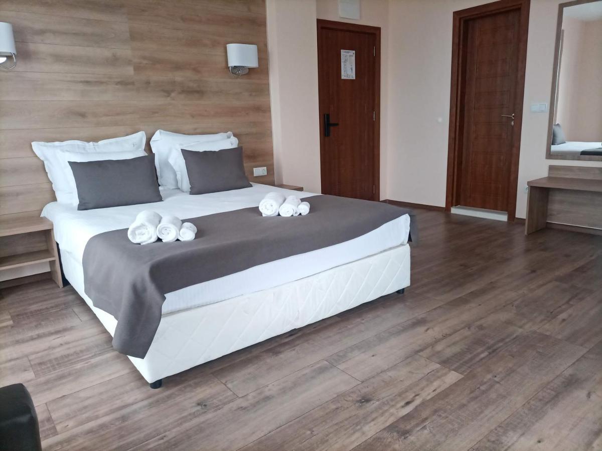 Hotel Vanilla, Varna - Free Parking Екстер'єр фото