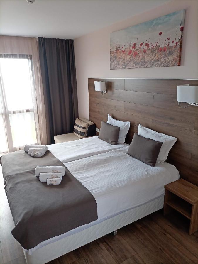Hotel Vanilla, Varna - Free Parking Екстер'єр фото